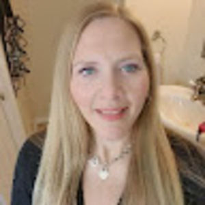 Meet your Posher, Deedee